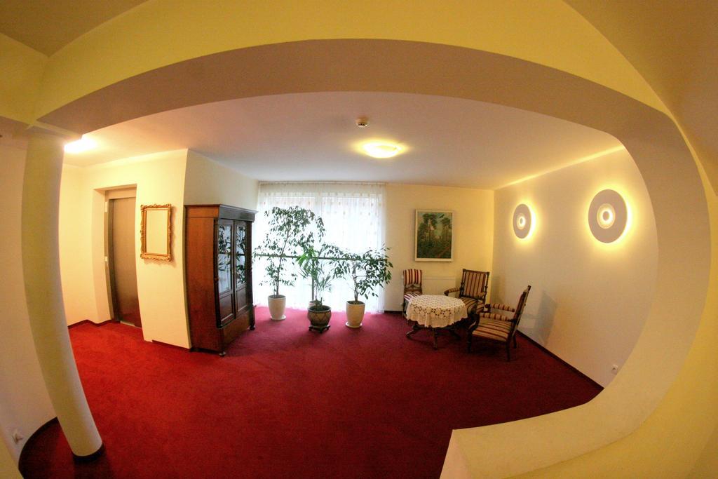 Hotel I Restauracja Złoty Las Εξωτερικό φωτογραφία