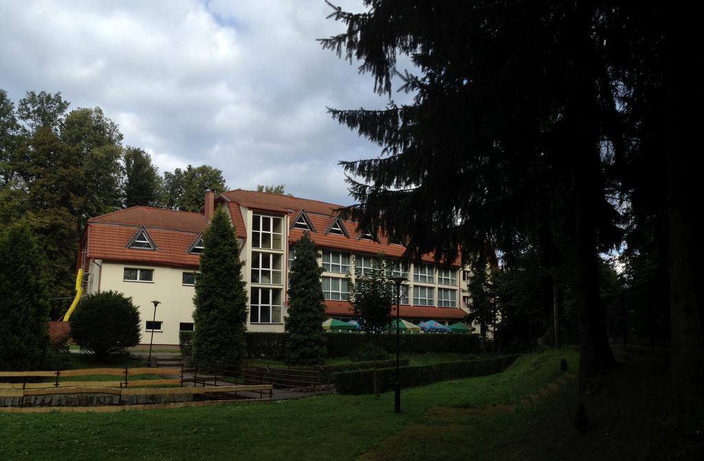 Hotel I Restauracja Złoty Las Εξωτερικό φωτογραφία