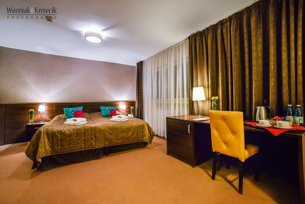 Hotel I Restauracja Złoty Las Εξωτερικό φωτογραφία